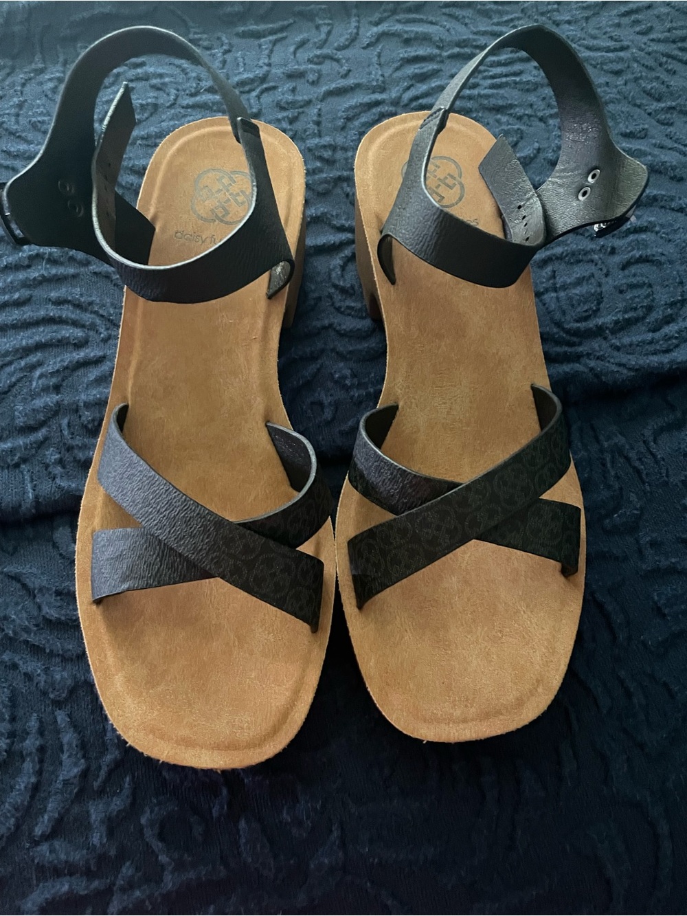 Daisy Fuentes Black Crisscross Ankle Strap Sandals